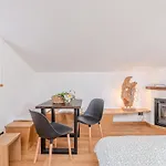 Nest-home In Front To Mont Blanc Appartamento