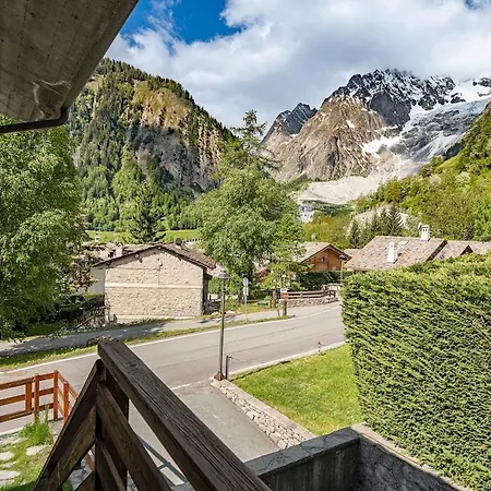 Nest-home In Front To Mont Blanc * Курмайор