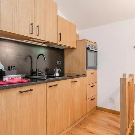 Nest-home In Front To Mont Blanc *