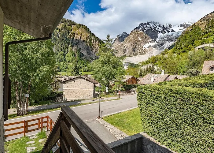 Nest-home In Front To Mont Blanc * Courmayeur